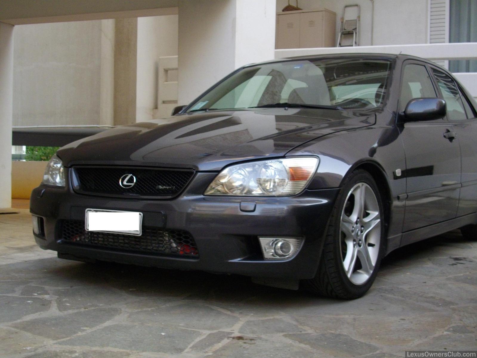 Lexus IS200.jpg